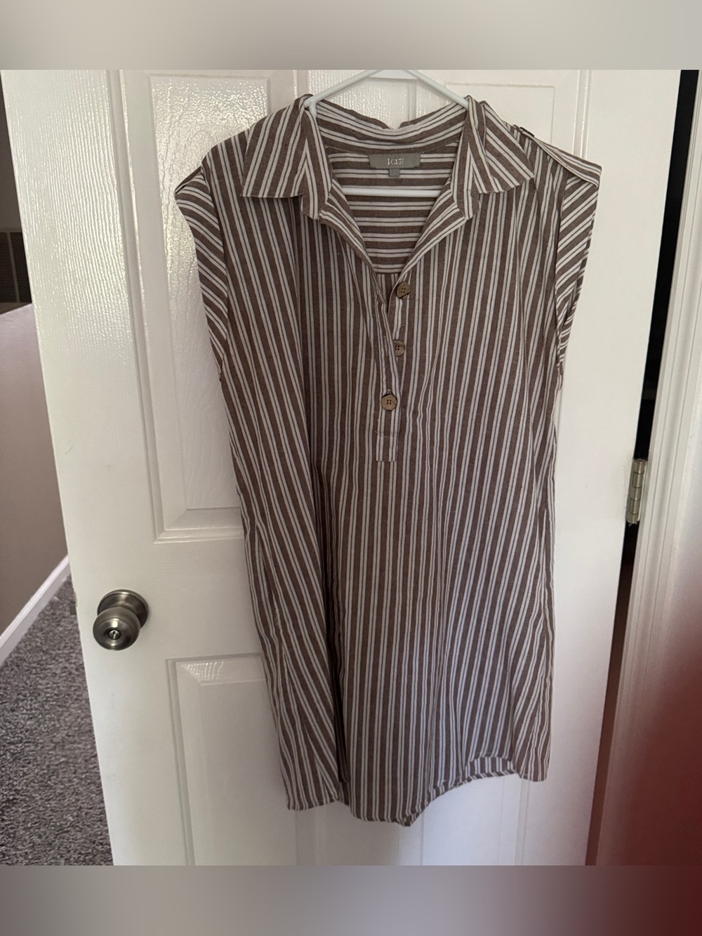 Igee.  Sleeveless Striped Shirt Dress - Brown & White
